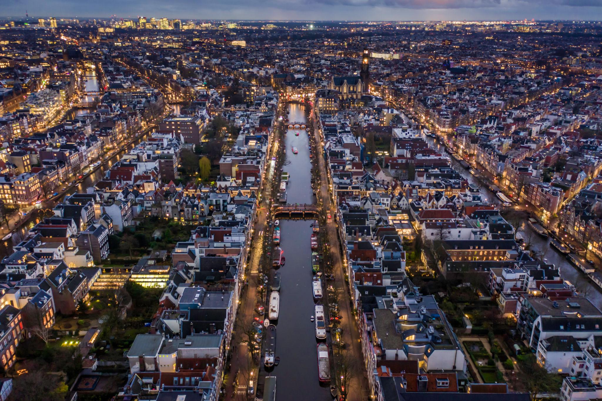 Private airport transfer to Amsterdam Canal District