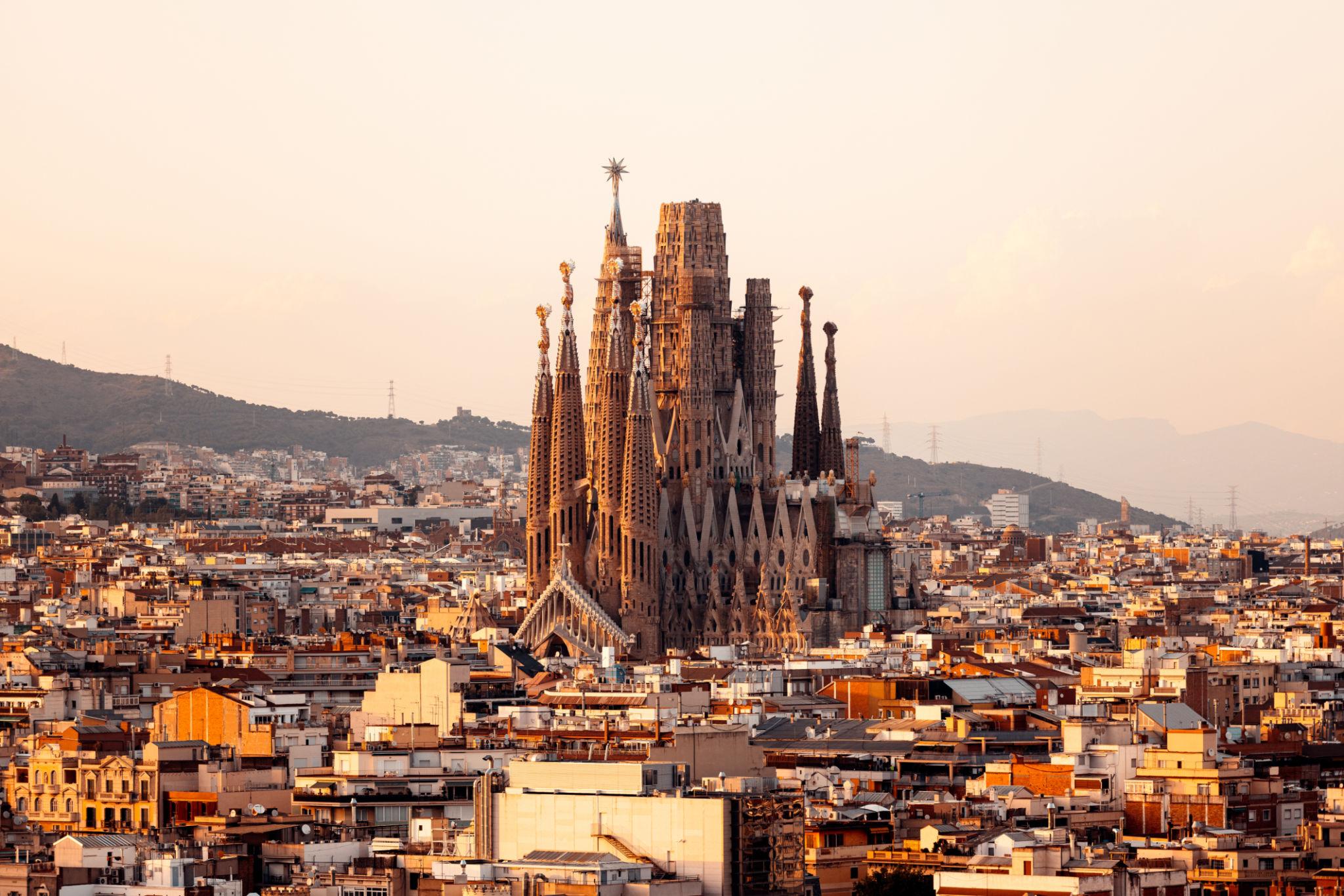 Barcelona airport transfer service near Sagrada Familia
