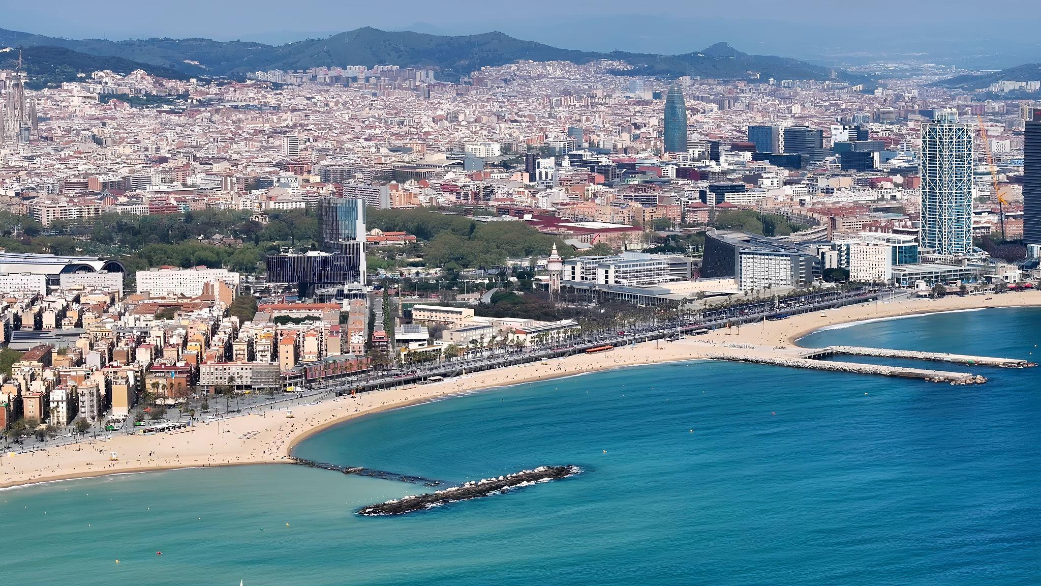 Private airport transfer from Barcelona to surrounding areas