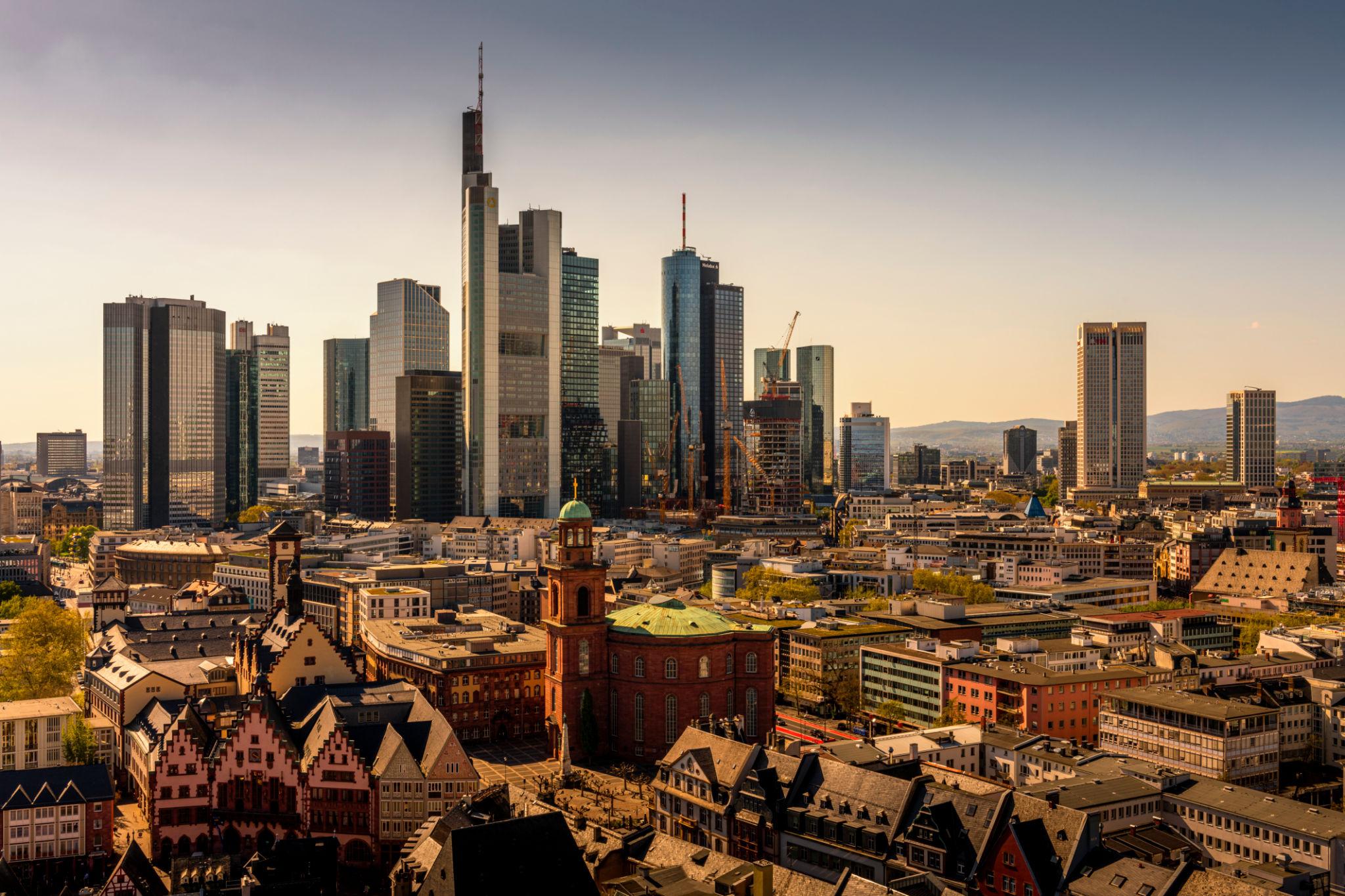 Private airport transfer to Frankfurt financial district