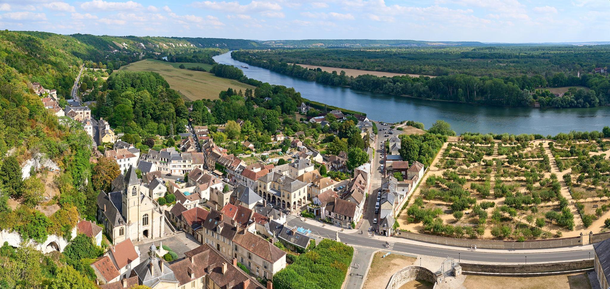 Private airport transfer from Paris to surrounding areas