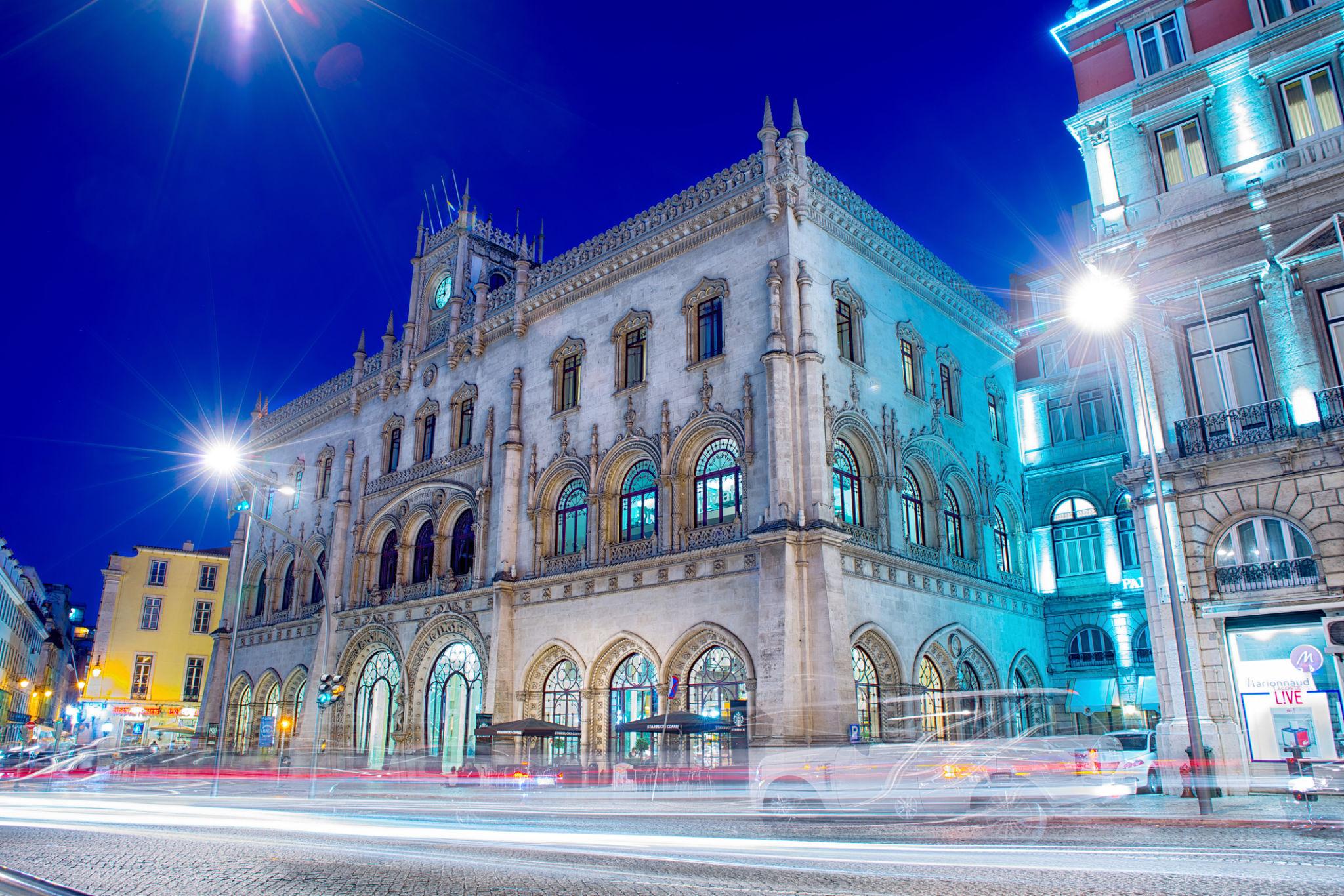 Rossio Station airport transfer in Lisbon
