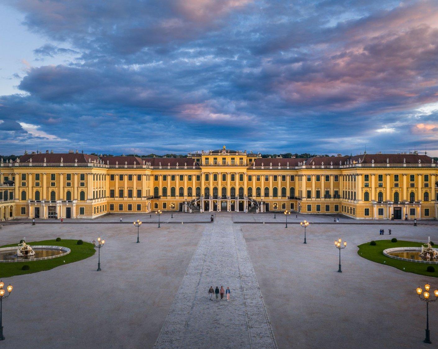 Vienna airport transfer service in Vienna city center